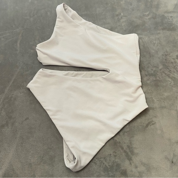 New! Beach Riot Celine one piece swimsuit white 4487 - Picture 12 of 13